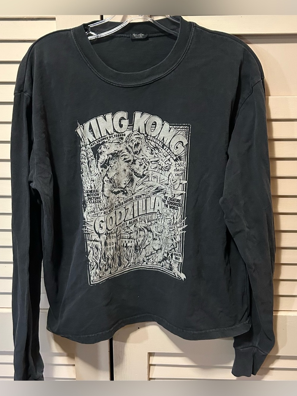 Brandy Melville John Galt Godzilla King Kong Long-Sleeved Shirt Women's Cotton